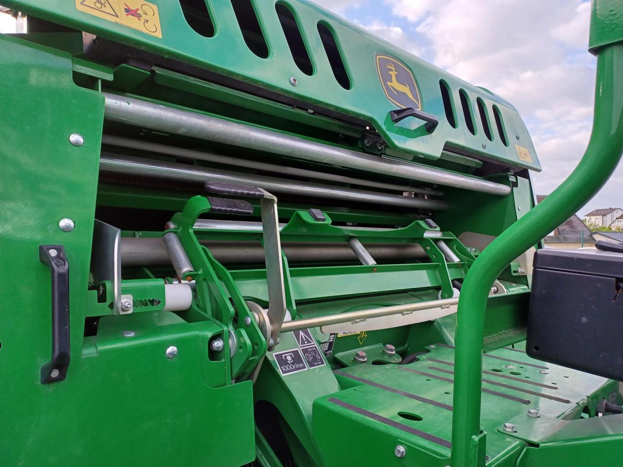 John Deere C441R Rear