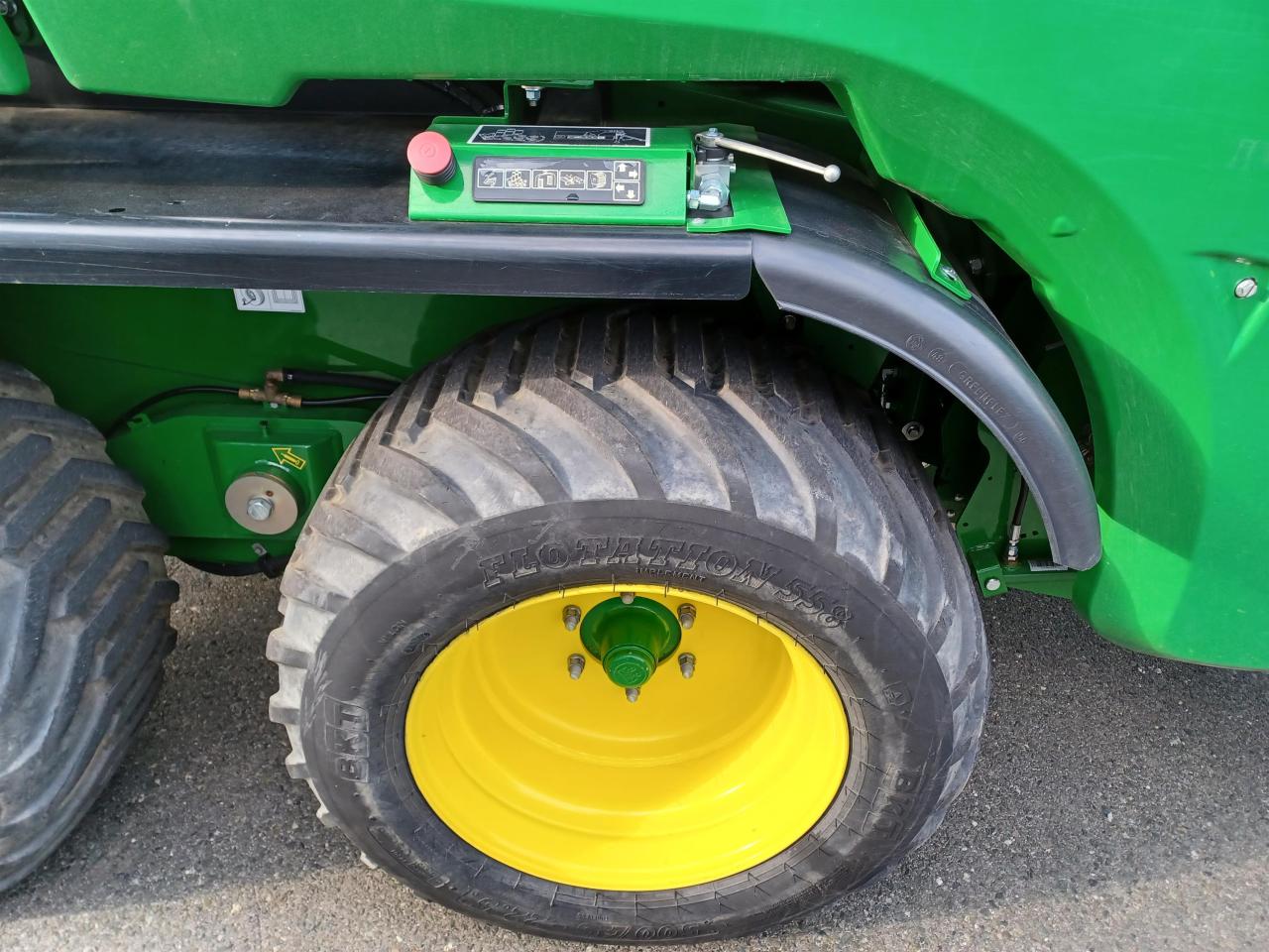 John Deere C441R Rear
