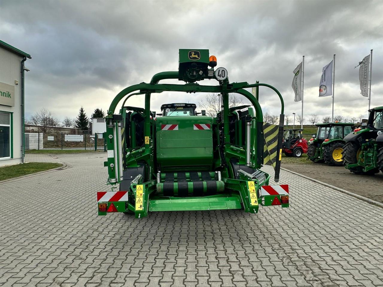 John Deere C441R Rear