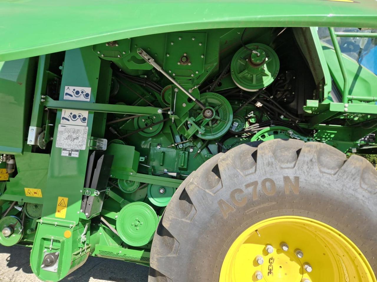 John Deere T560 HM Above