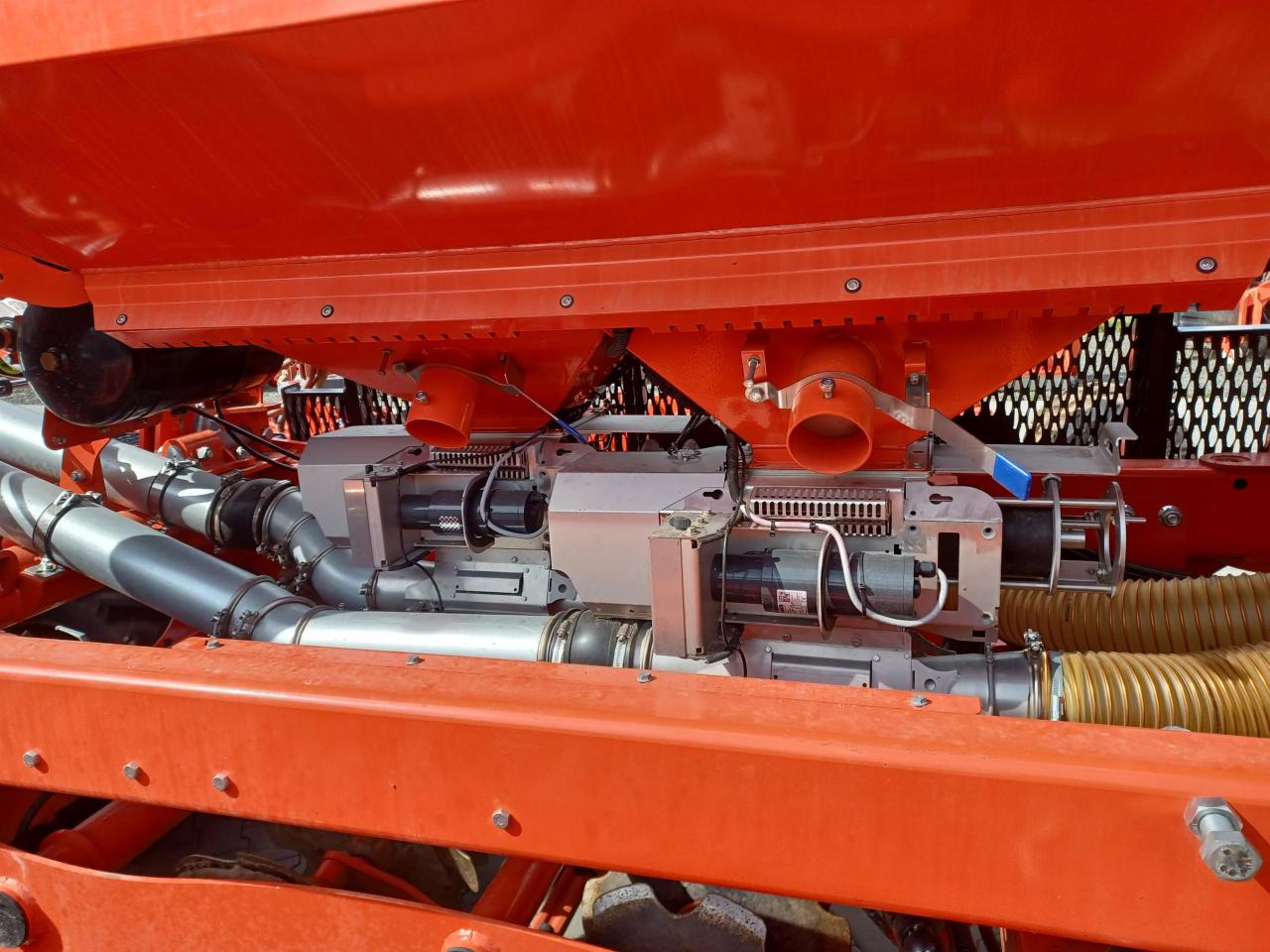 Kuhn Espro 8000 R Rear