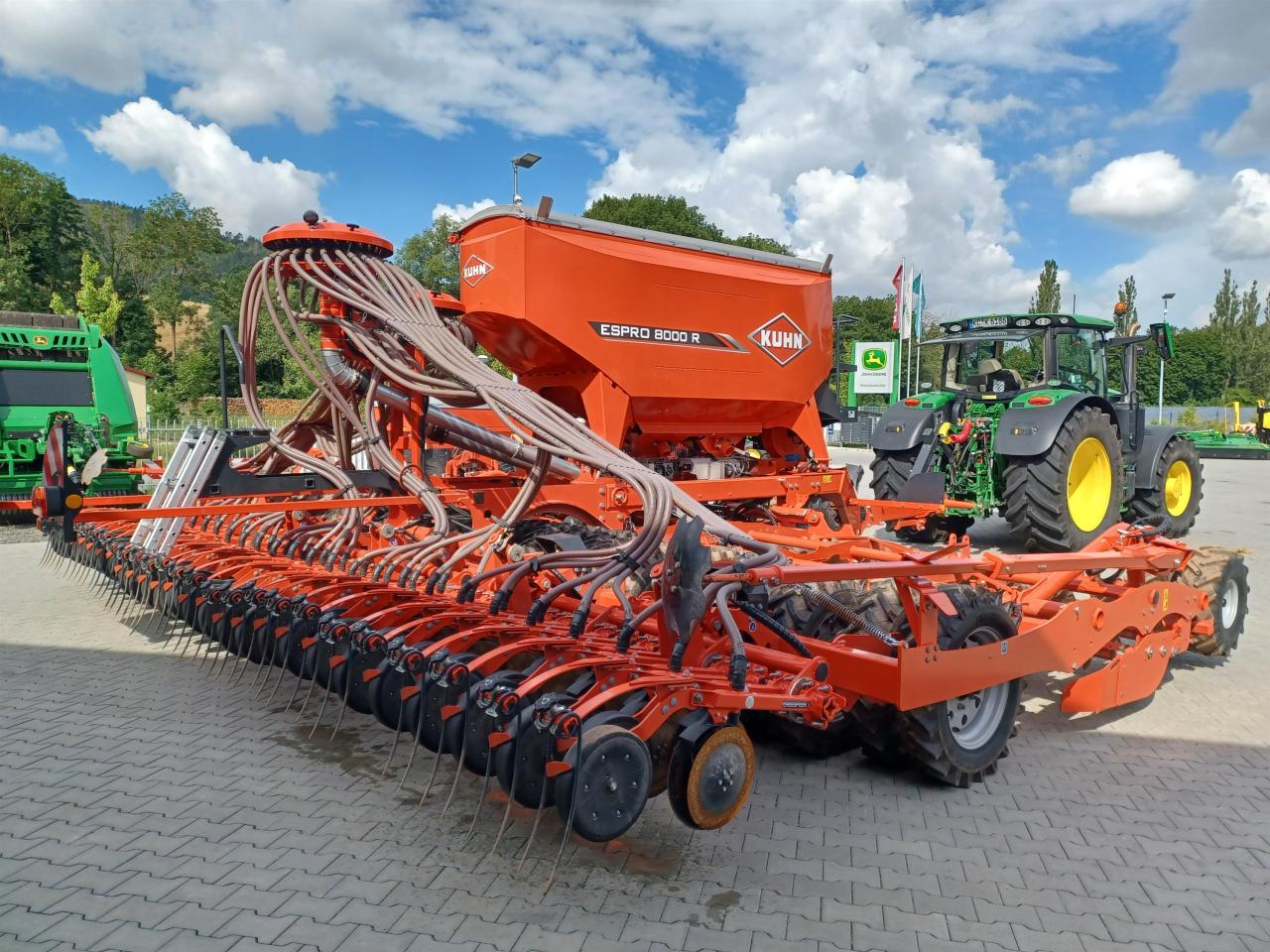 Kuhn Espro 8000 R Left