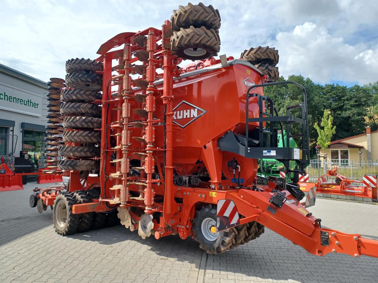 Kuhn Espro 8000 R Above