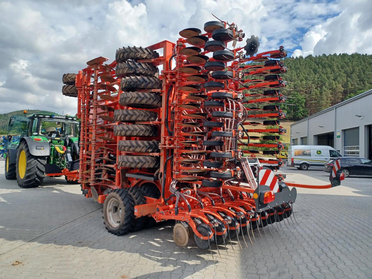 Kuhn Espro 8000 R Front