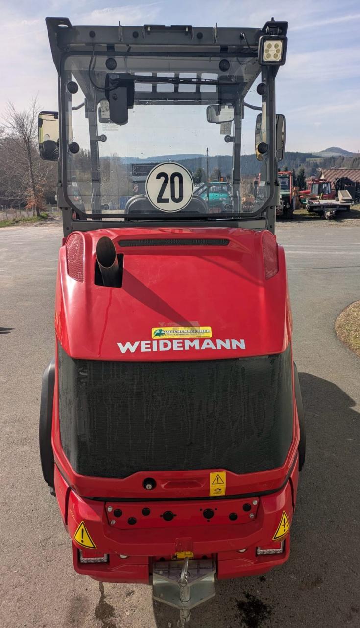 Weidemann 1390 Rear