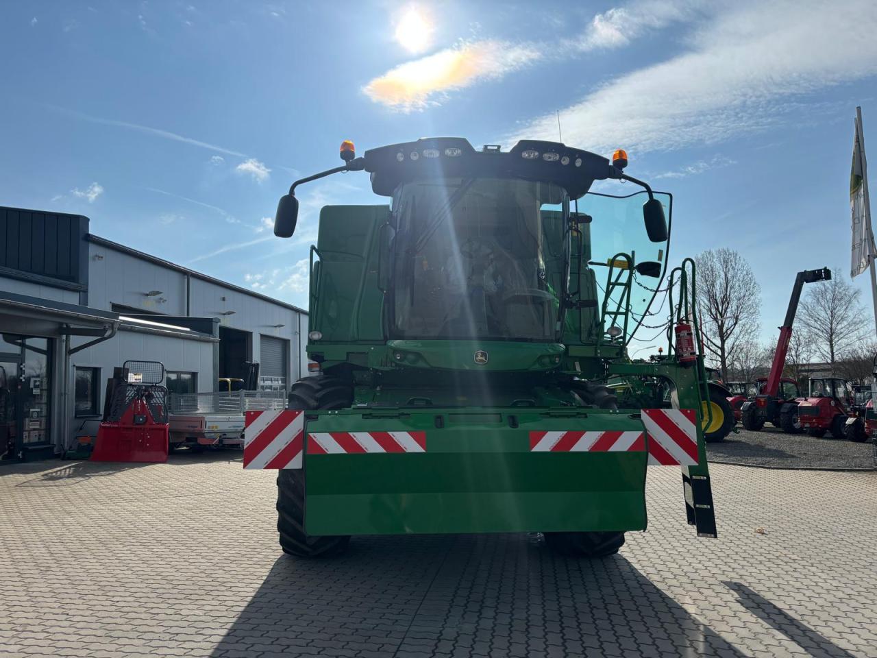 John Deere T660i Inside