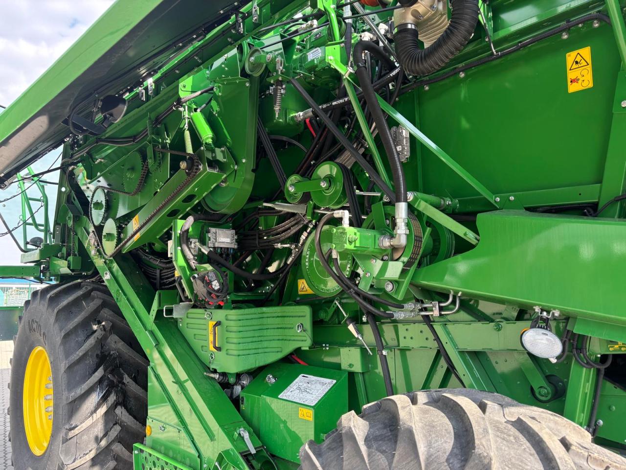 John Deere T660i Above