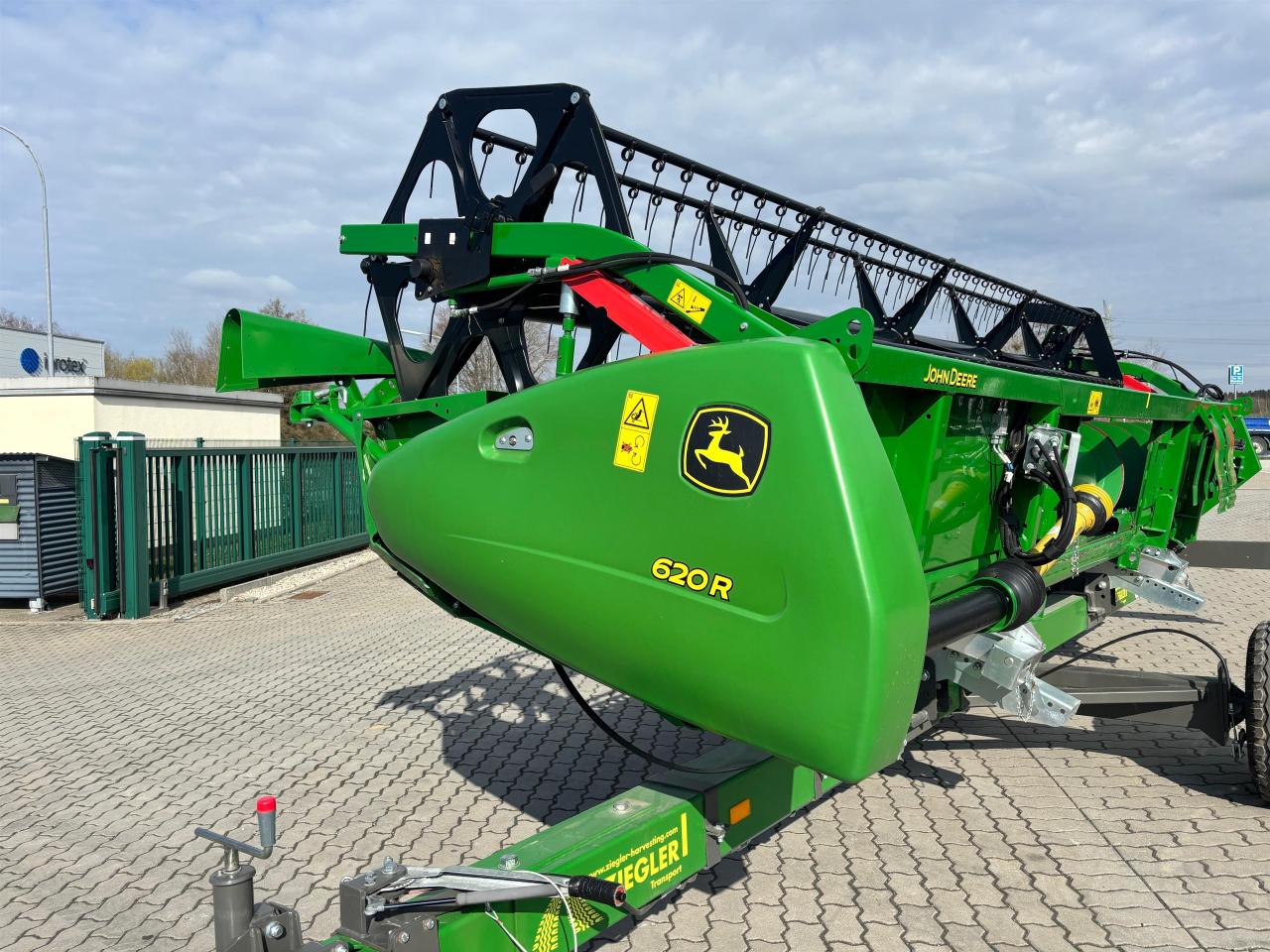 John Deere T550 Rear