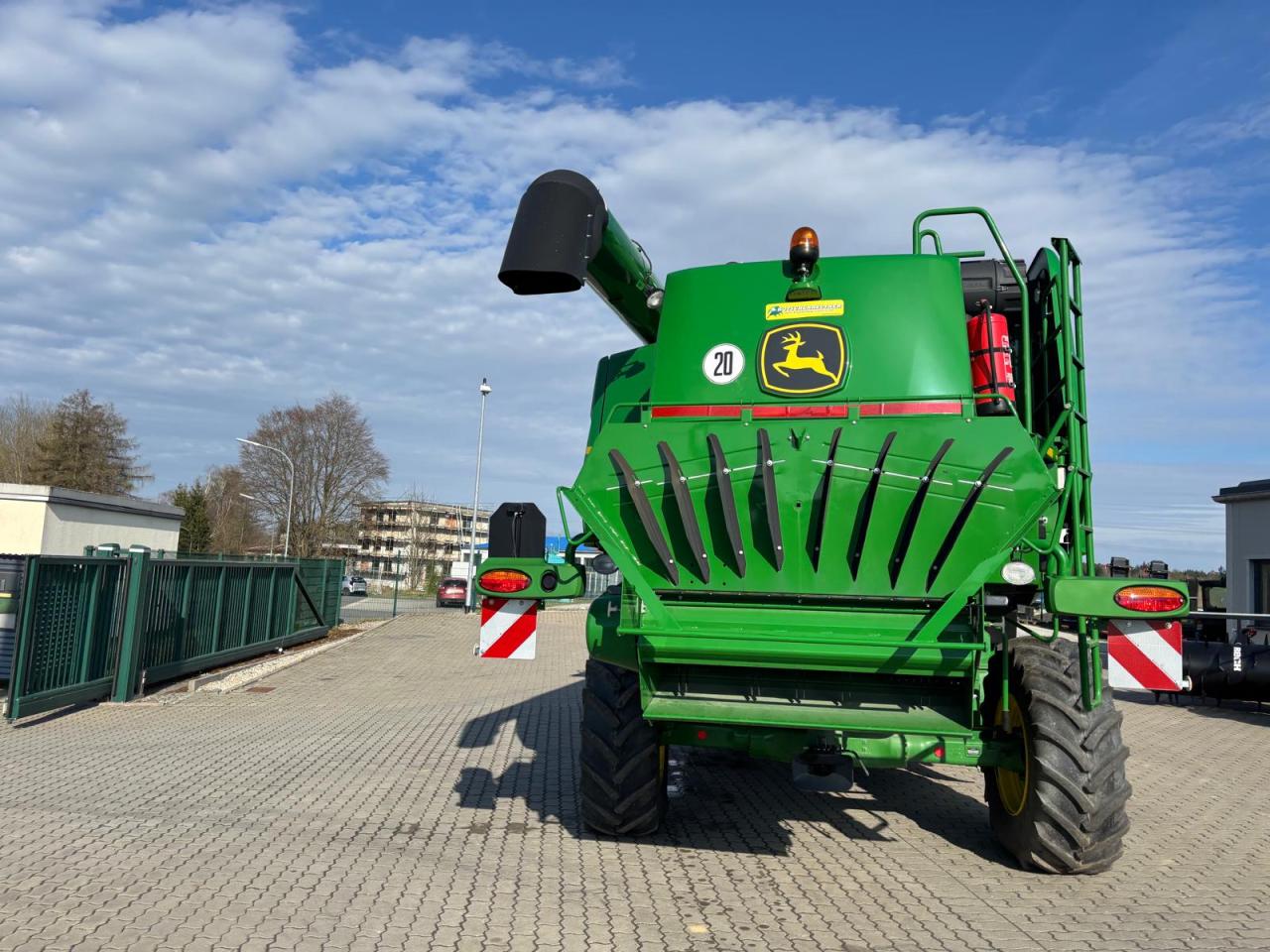 John Deere T550 Left