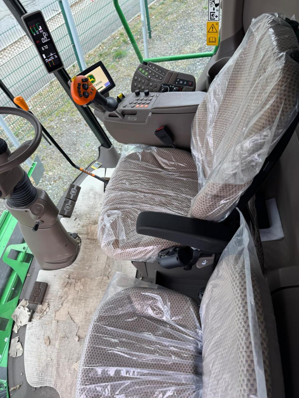 John Deere T550 Rear