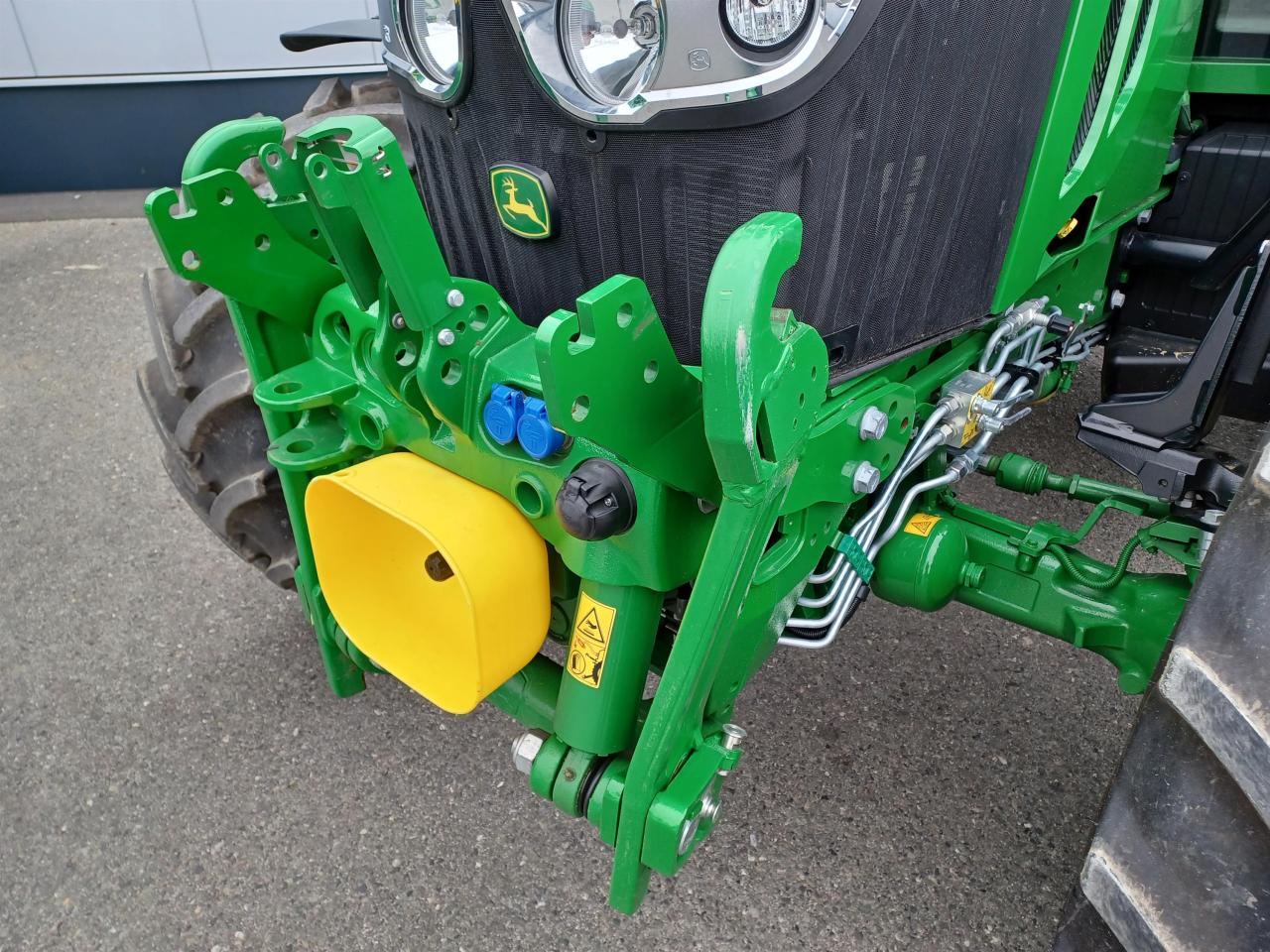 John Deere 6120M Inside