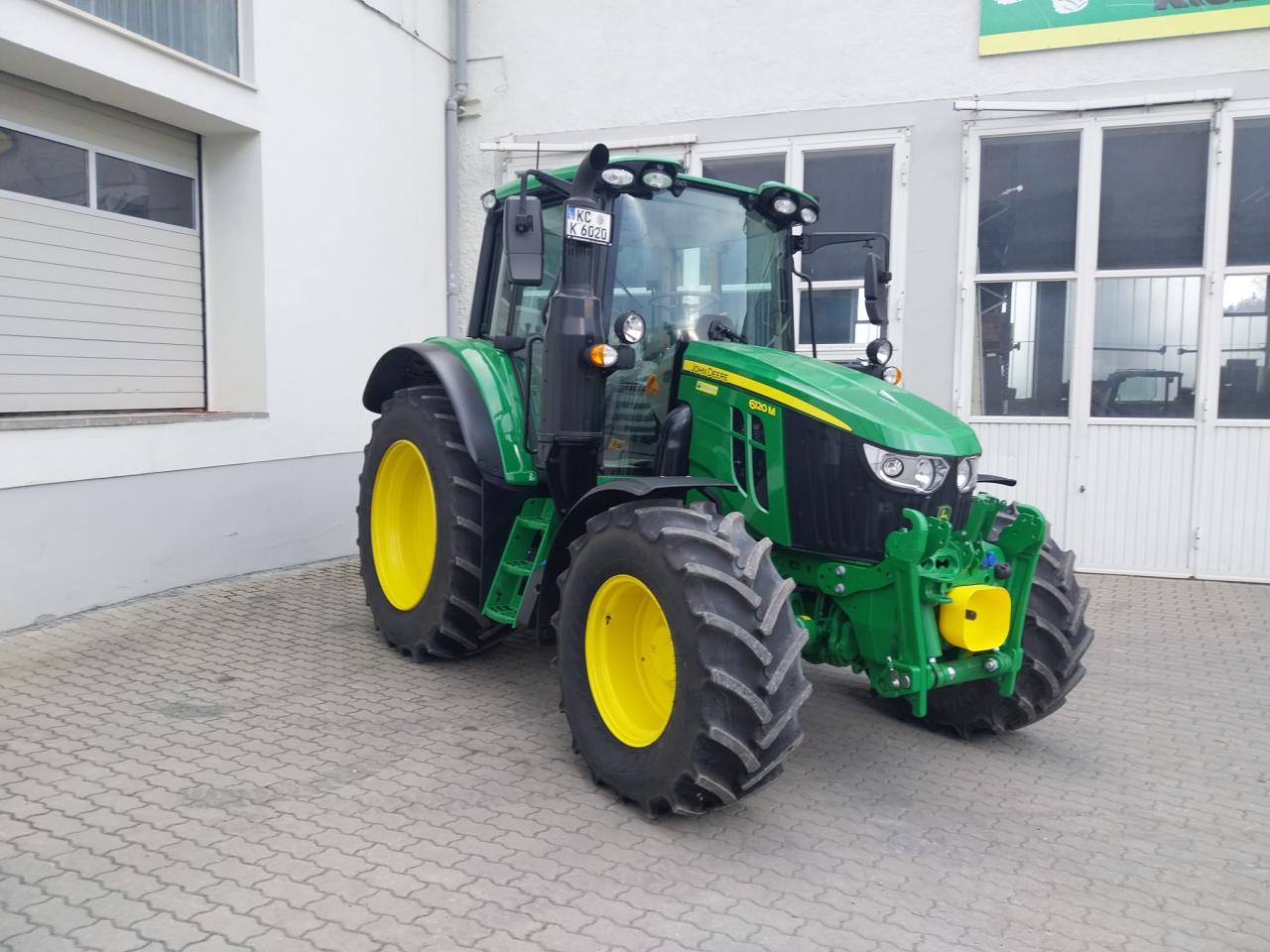John Deere 6120M Front