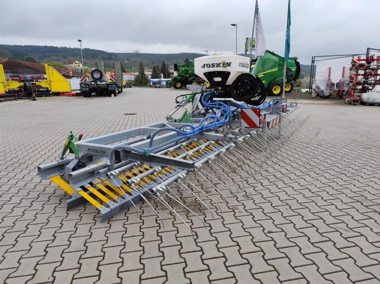 Joskin SCARIFLEX 720 R5S3 mit Sämaschine Right