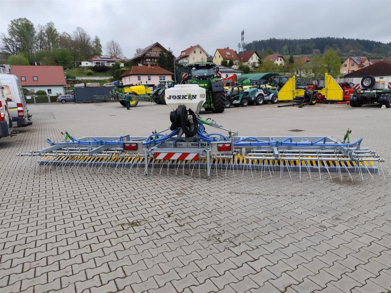 Joskin SCARIFLEX 720 R5S3 mit Sämaschine Left