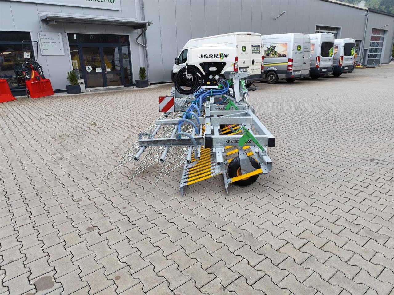 Joskin SCARIFLEX 720 R5S3 mit Sämaschine Above