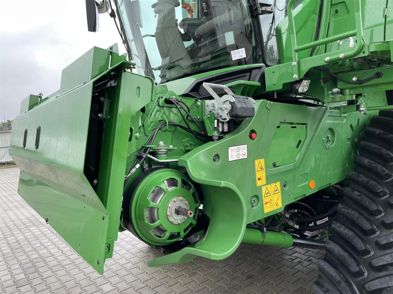 John Deere X9 - 1100 Rear
