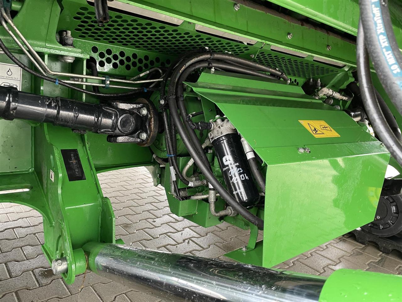 John Deere X9 - 1100 Rear