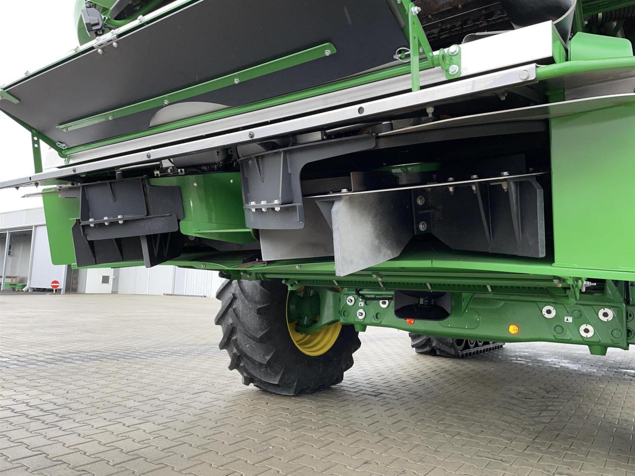 John Deere X9 - 1100 Rear