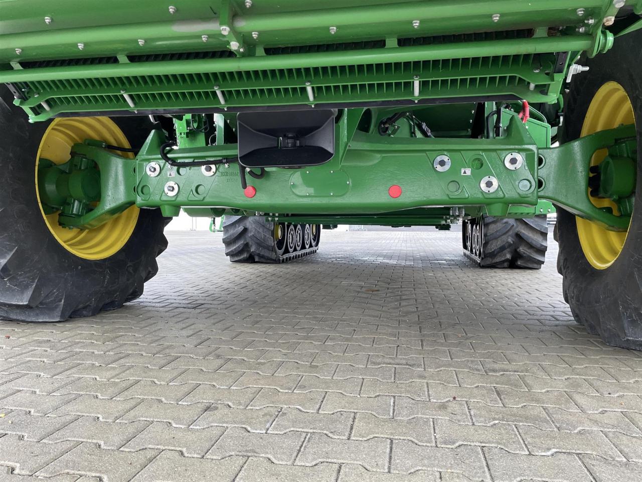 John Deere X9 - 1100 Rear