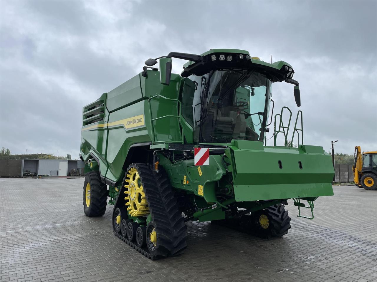 John Deere X9 - 1100 Rear