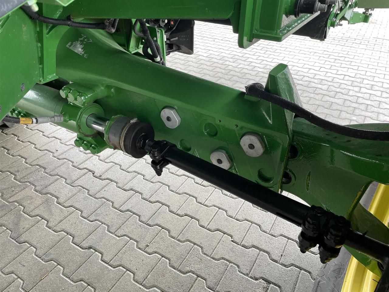 John Deere X9 - 1100 Rear