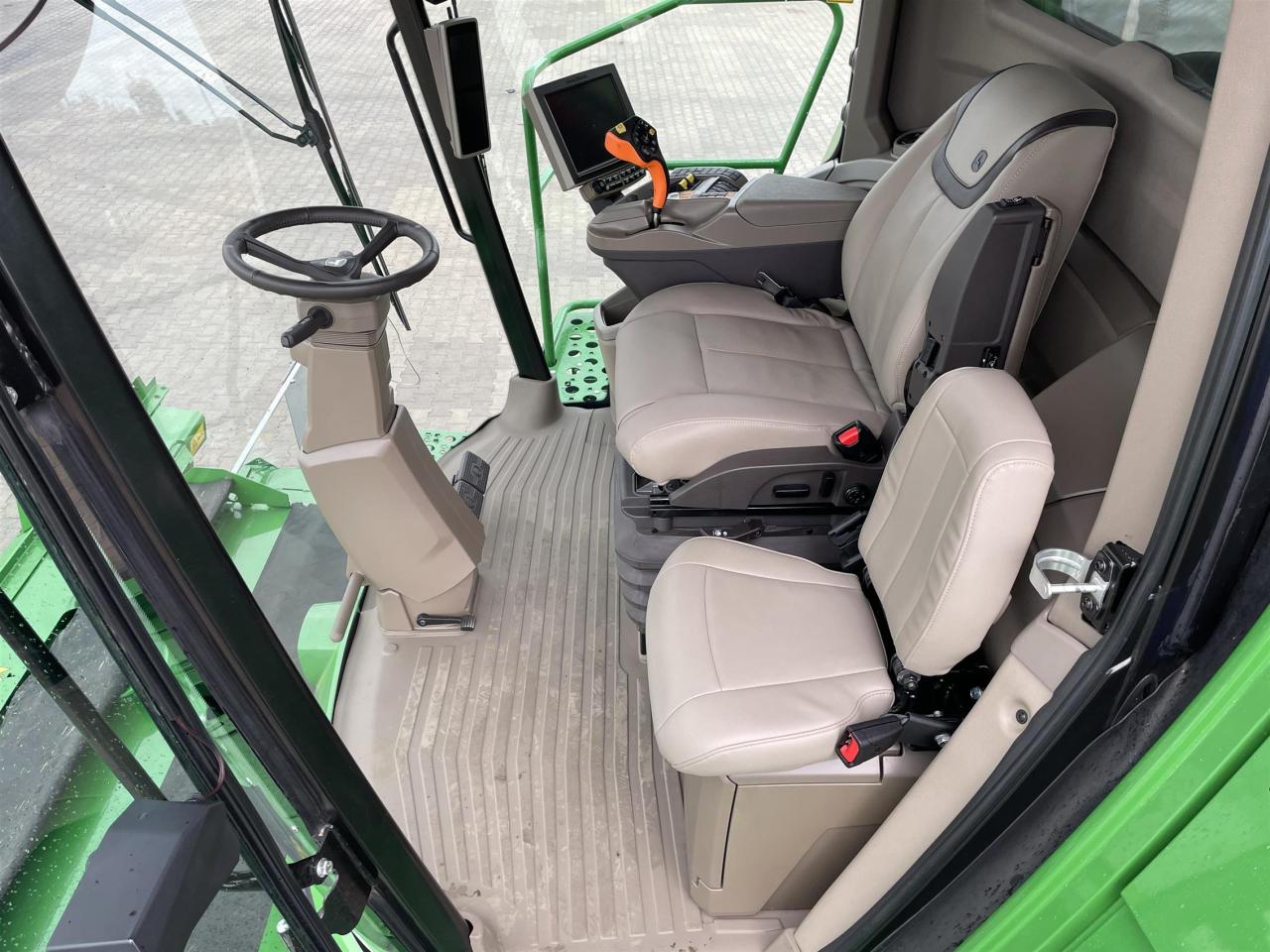 John Deere X9 - 1100 Rear