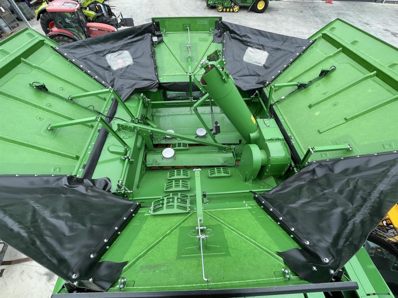 John Deere X9 - 1100 Rear