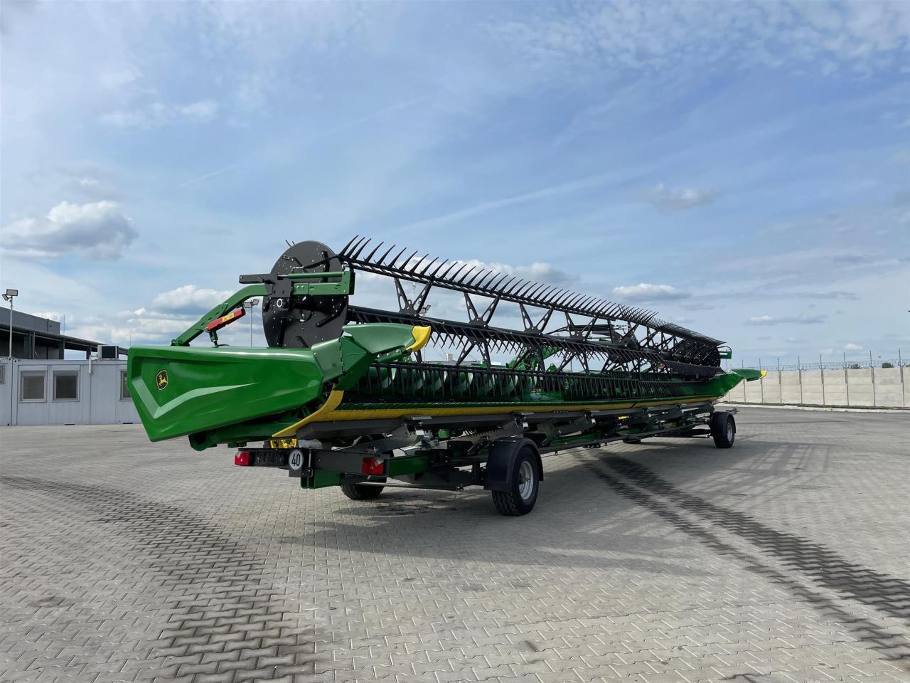 John Deere X9 - 1100 Rear