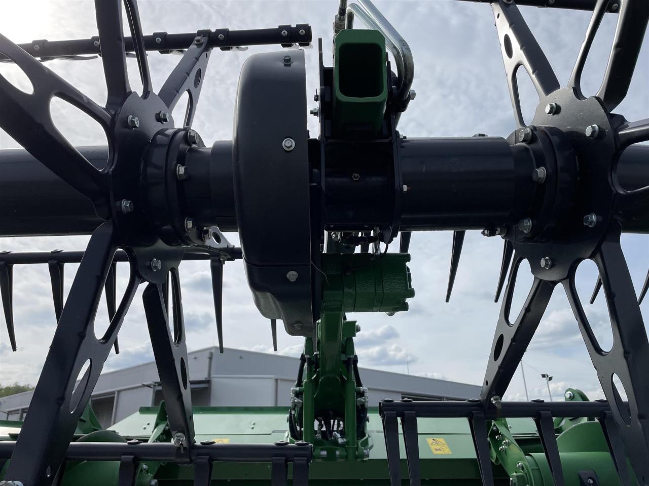 John Deere X9 - 1100 Rear