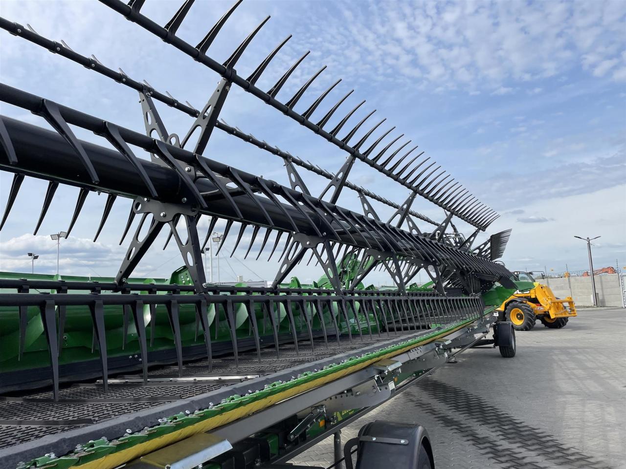 John Deere X9 - 1100 Rear