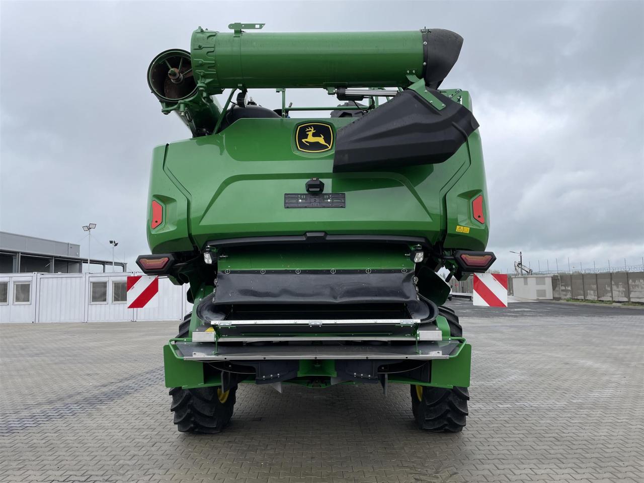 John Deere X9 - 1100 Left