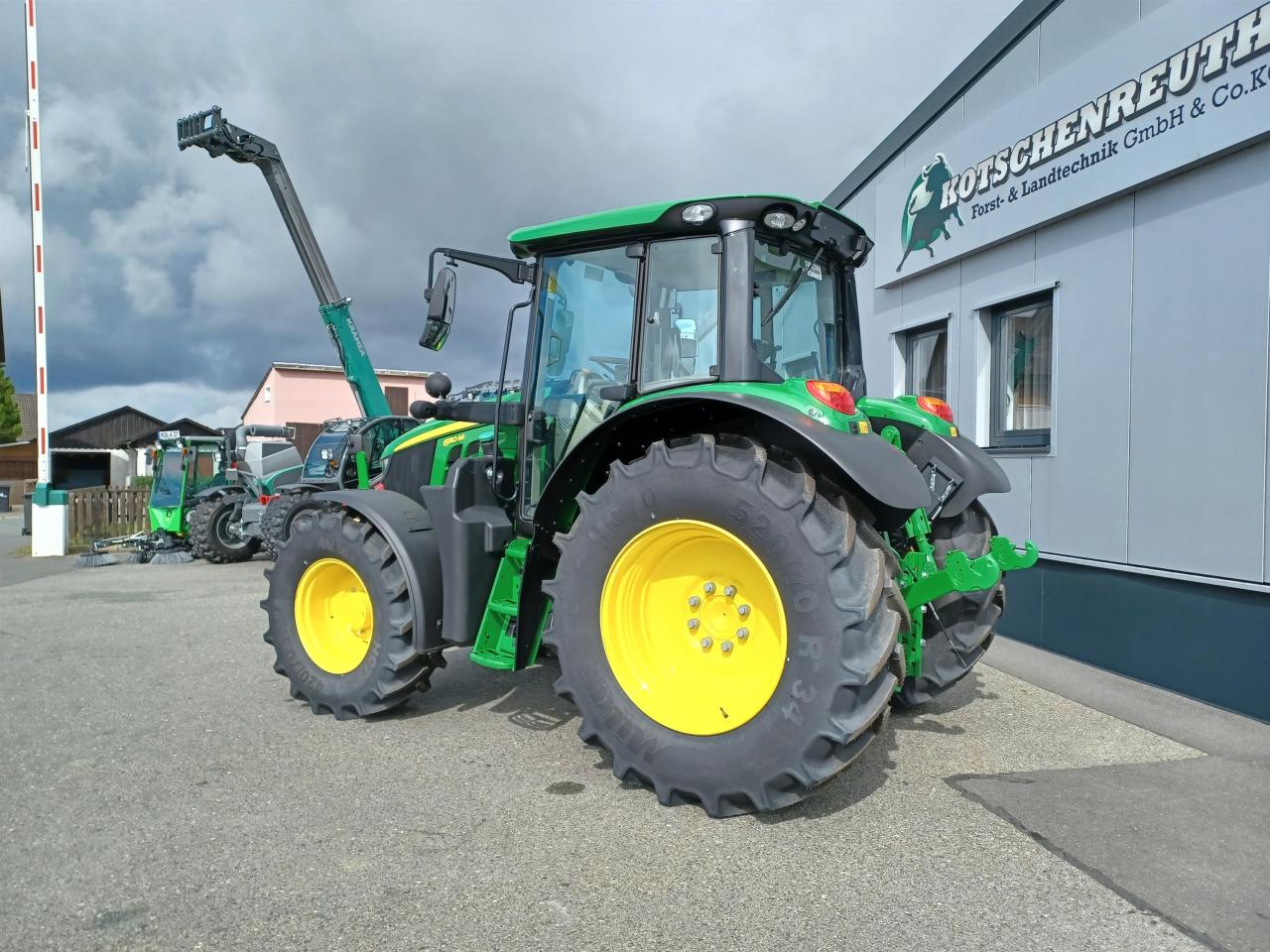 John Deere 6110M Right