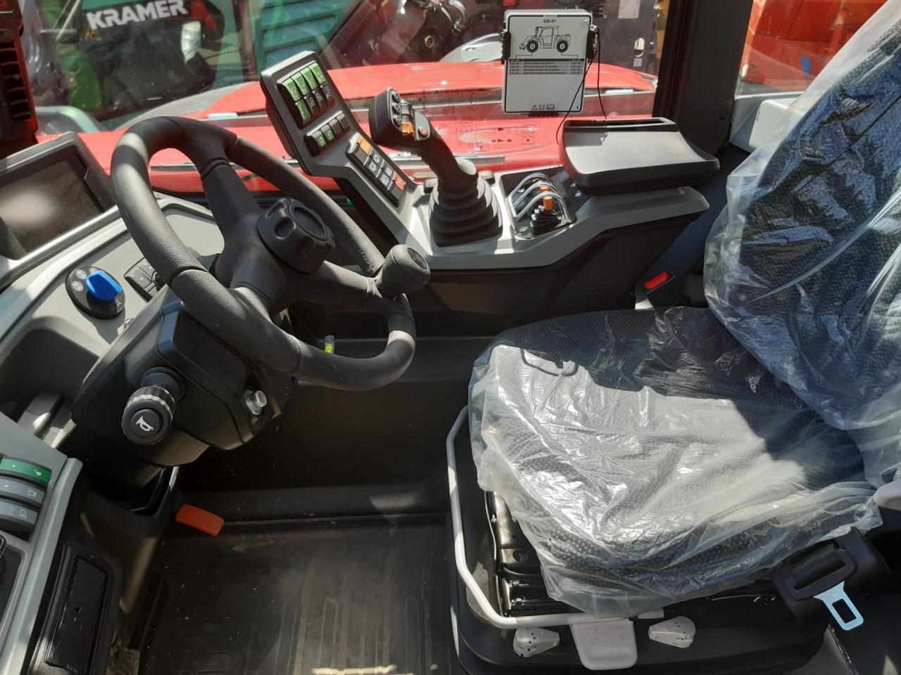 Weidemann T7042 Above