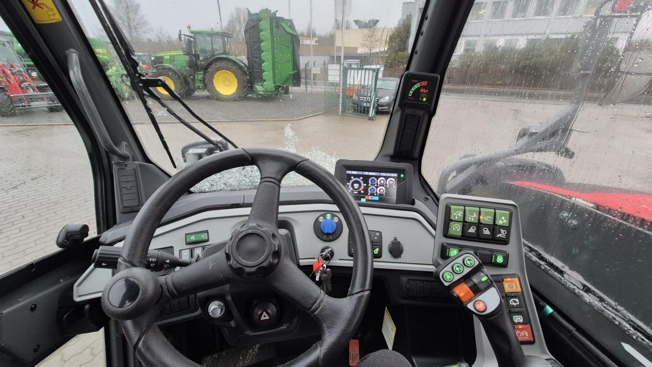 Weidemann T7035 Inside