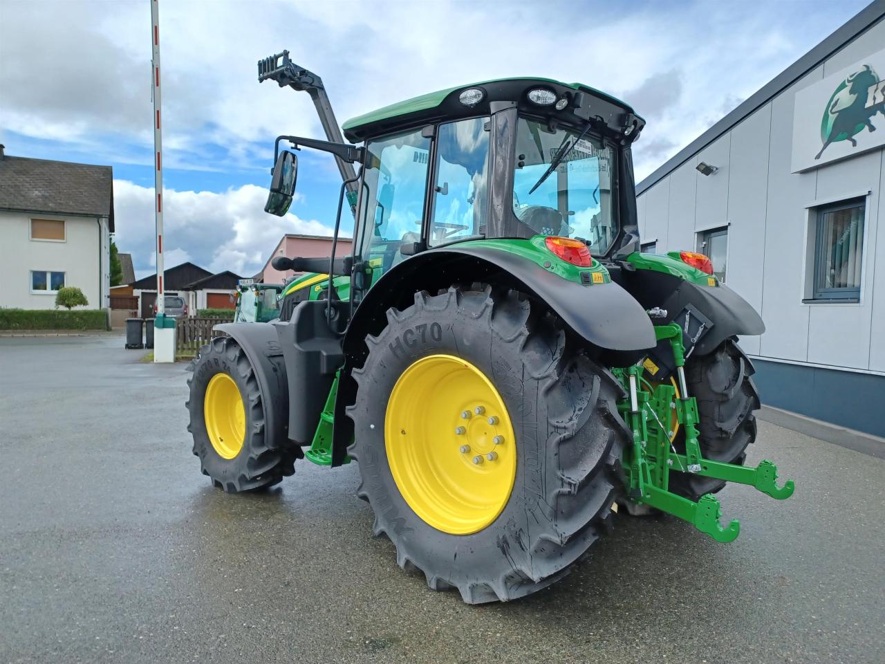 John Deere 6110M Right