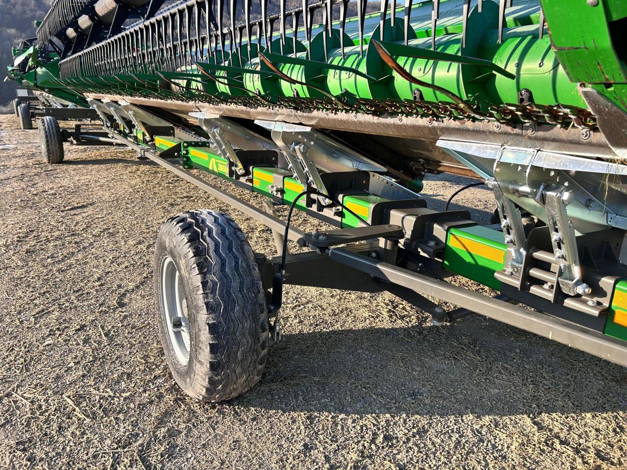 John Deere T670i Rear