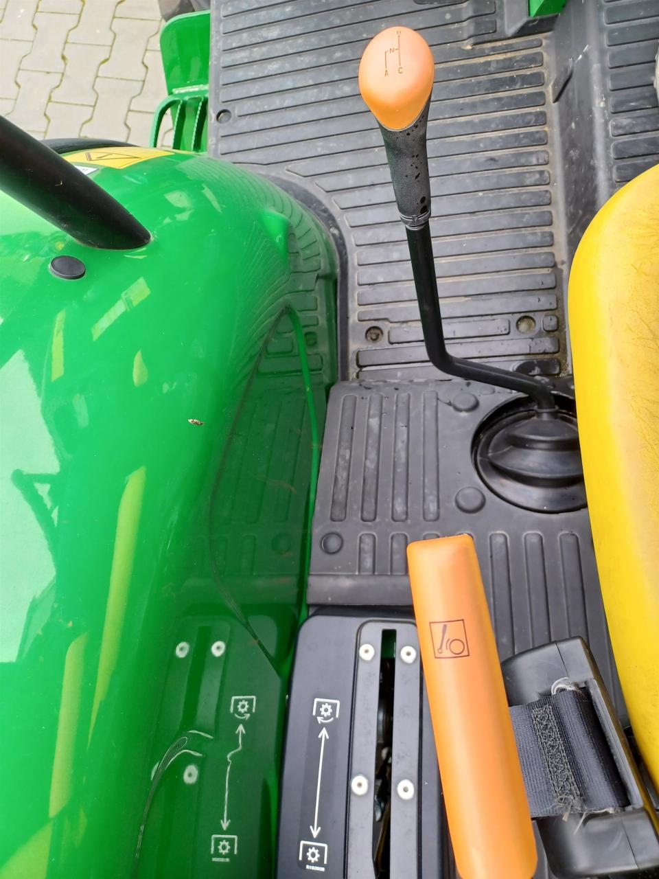 John Deere 5050E Rear