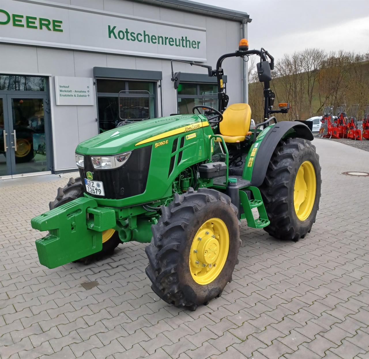 John Deere 5050E