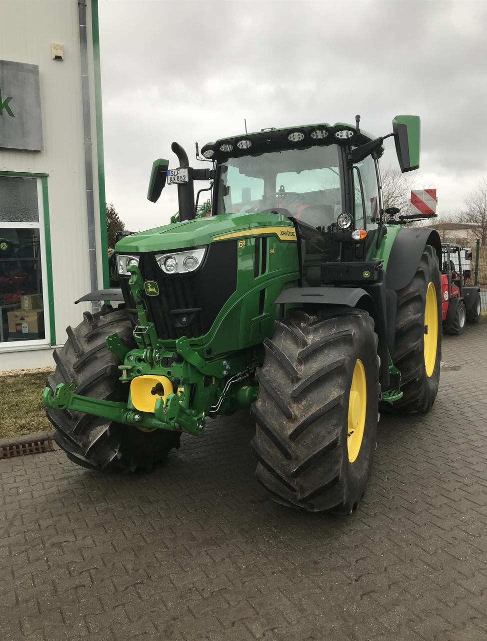 John Deere 6R 195 Front
