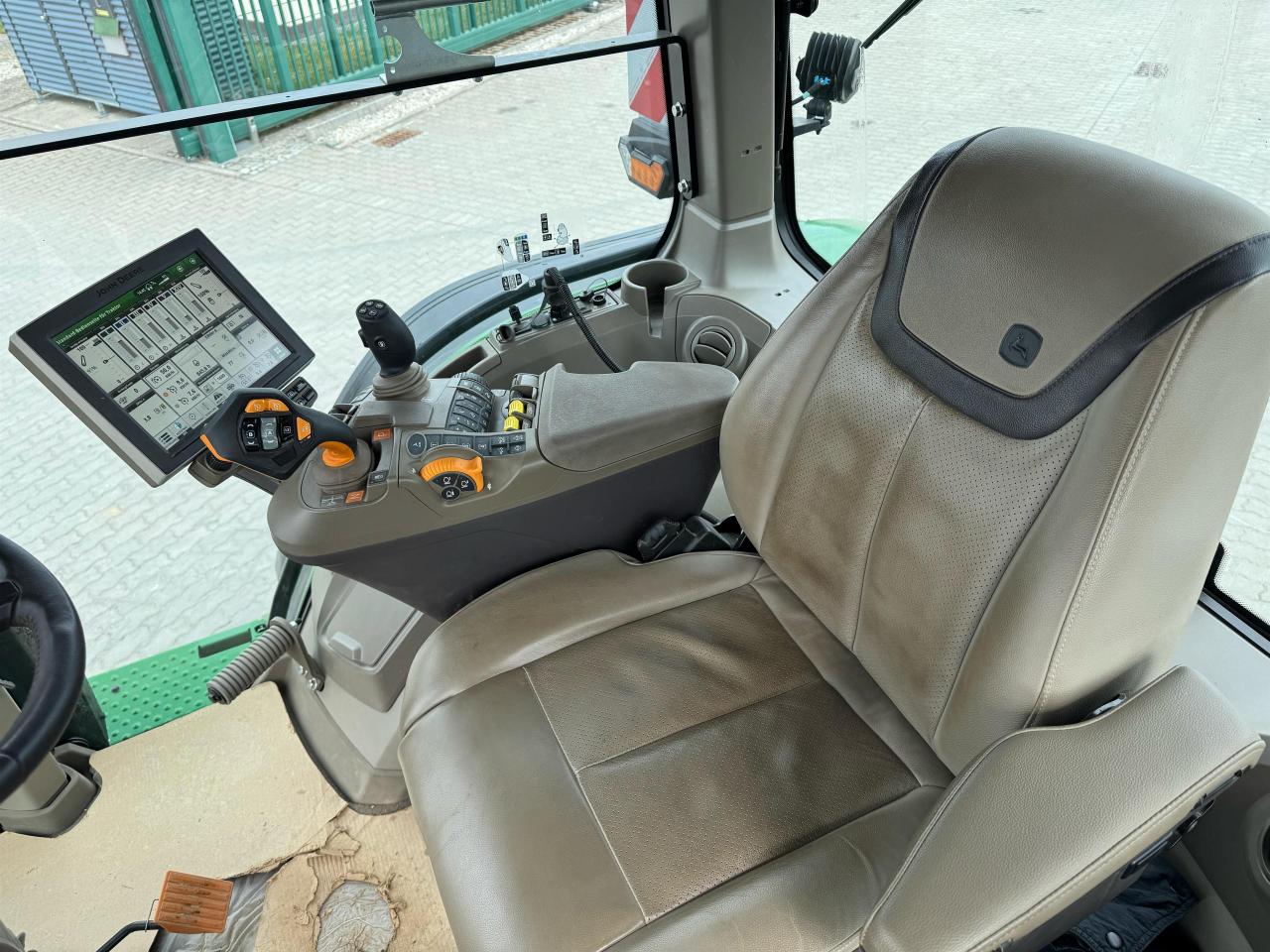 John Deere 7R 330 - Command PRO Front