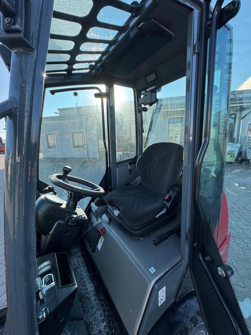 Weidemann 1160 Above