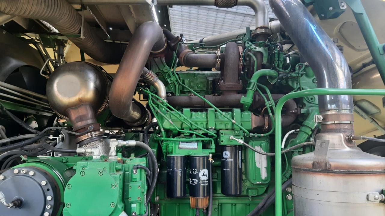 John Deere 8400i Rear