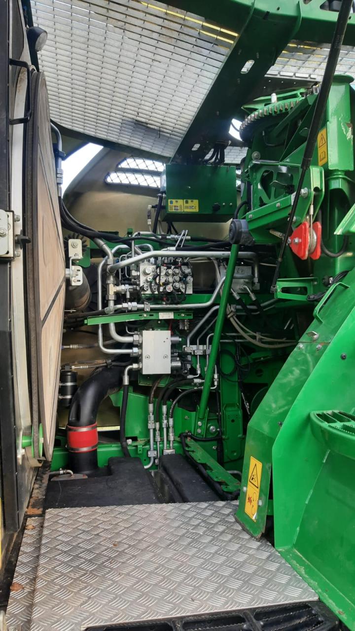 John Deere 8400i Rear