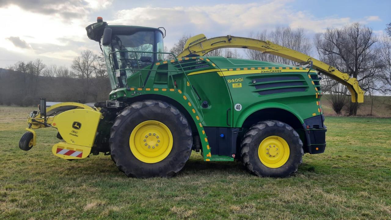 John Deere 8400i Rear