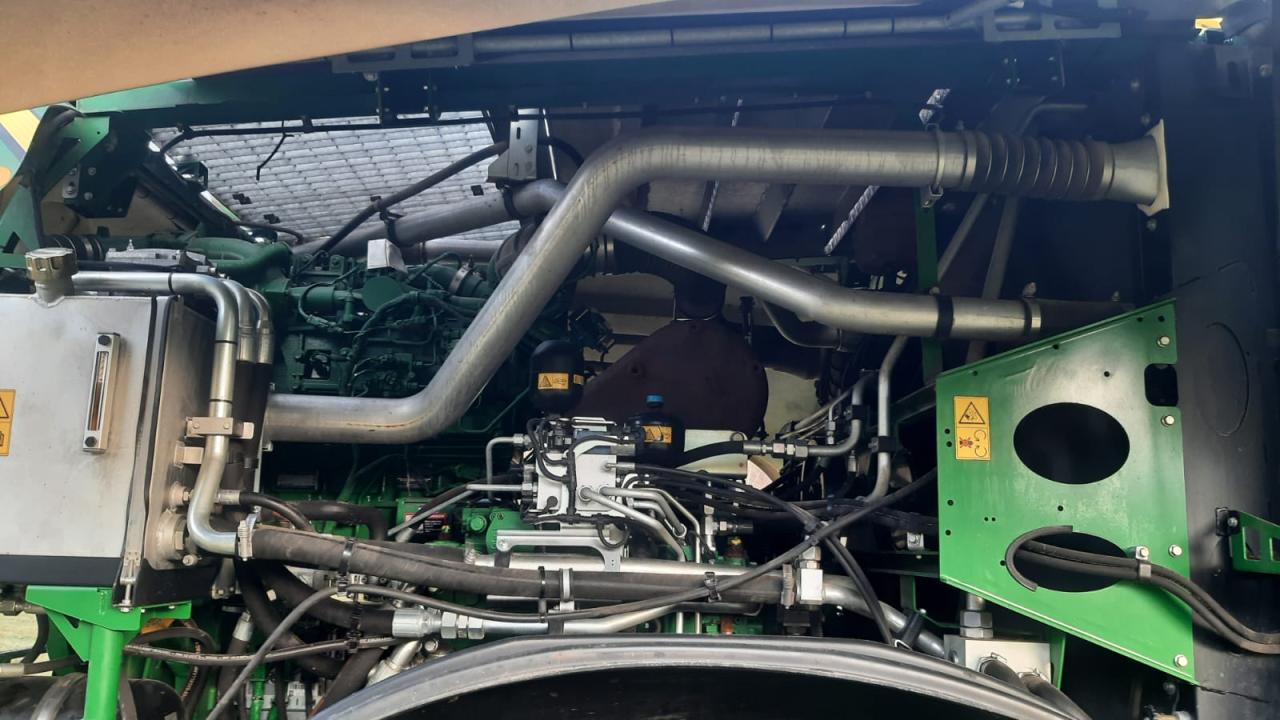 John Deere 8400i Rear