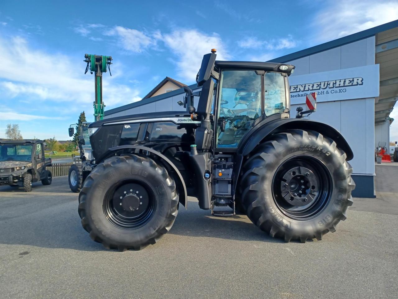 John Deere 6R 250 Black Design Front