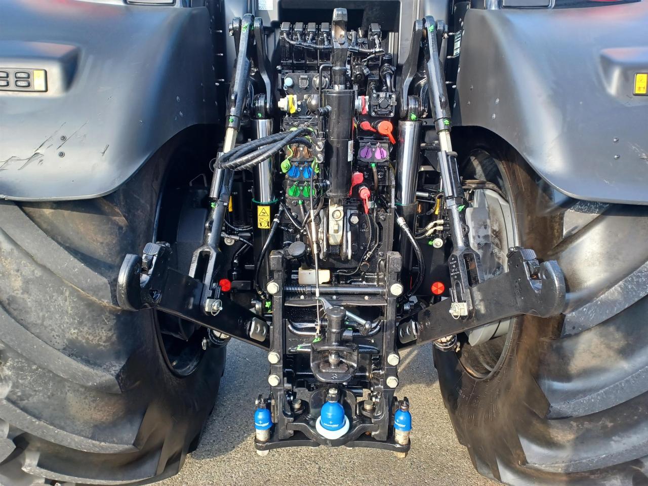 John Deere 6R 250 Black Design Left