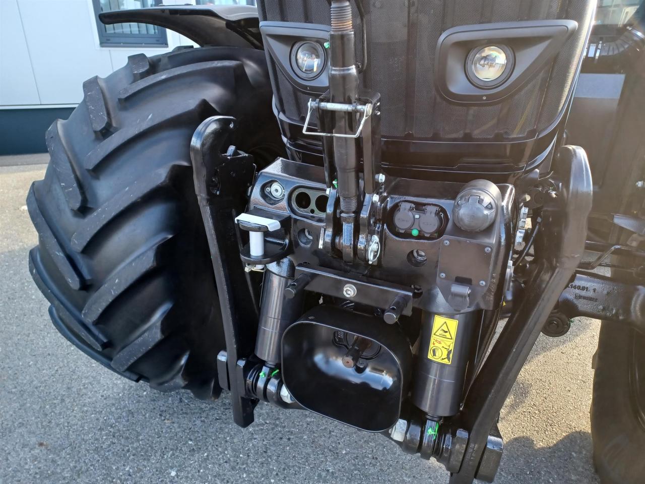 John Deere 6R 250 Black Design Front
