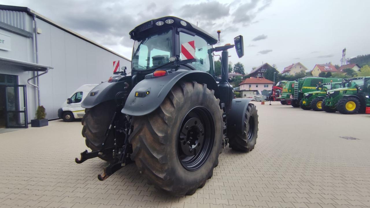 John Deere 6R 250 Black Edition Left