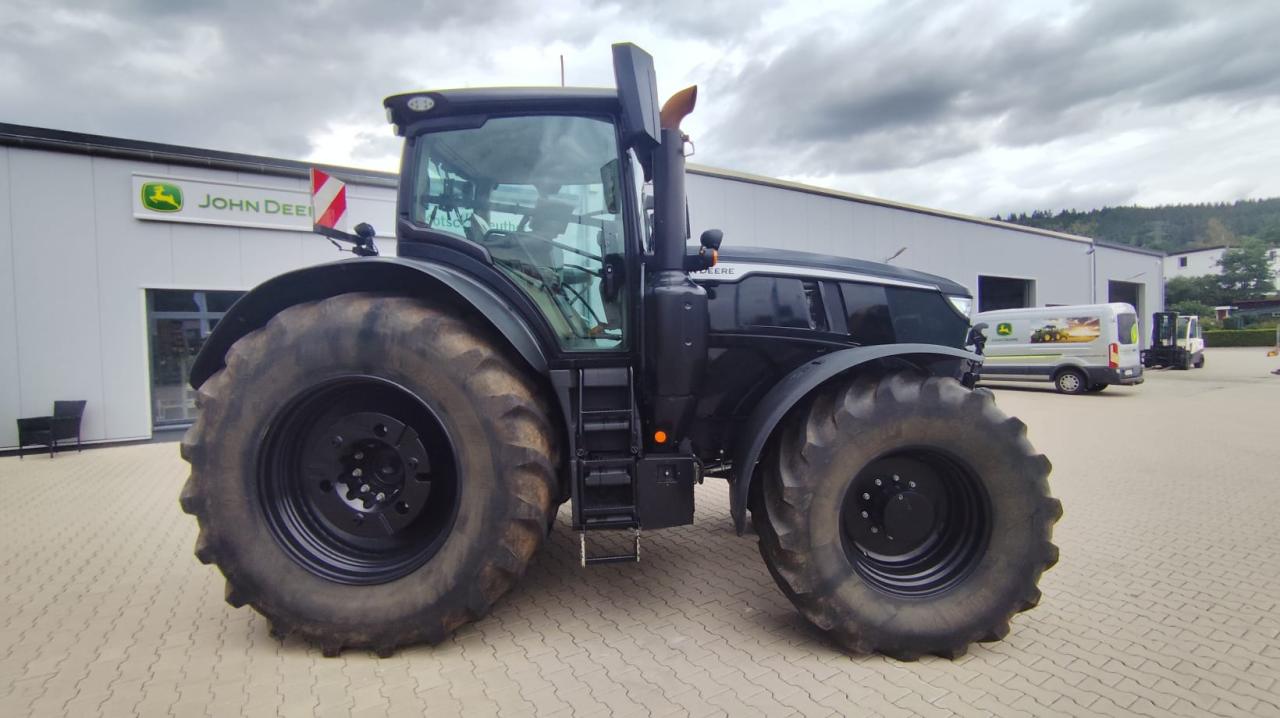 John Deere 6R 250 Black Edition Inside
